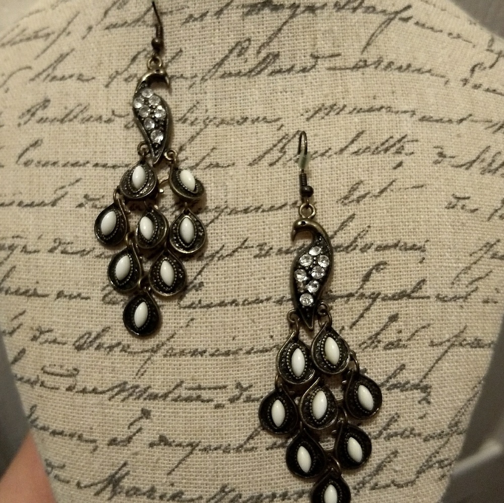 Gorgeous crystal peacock hook earrings